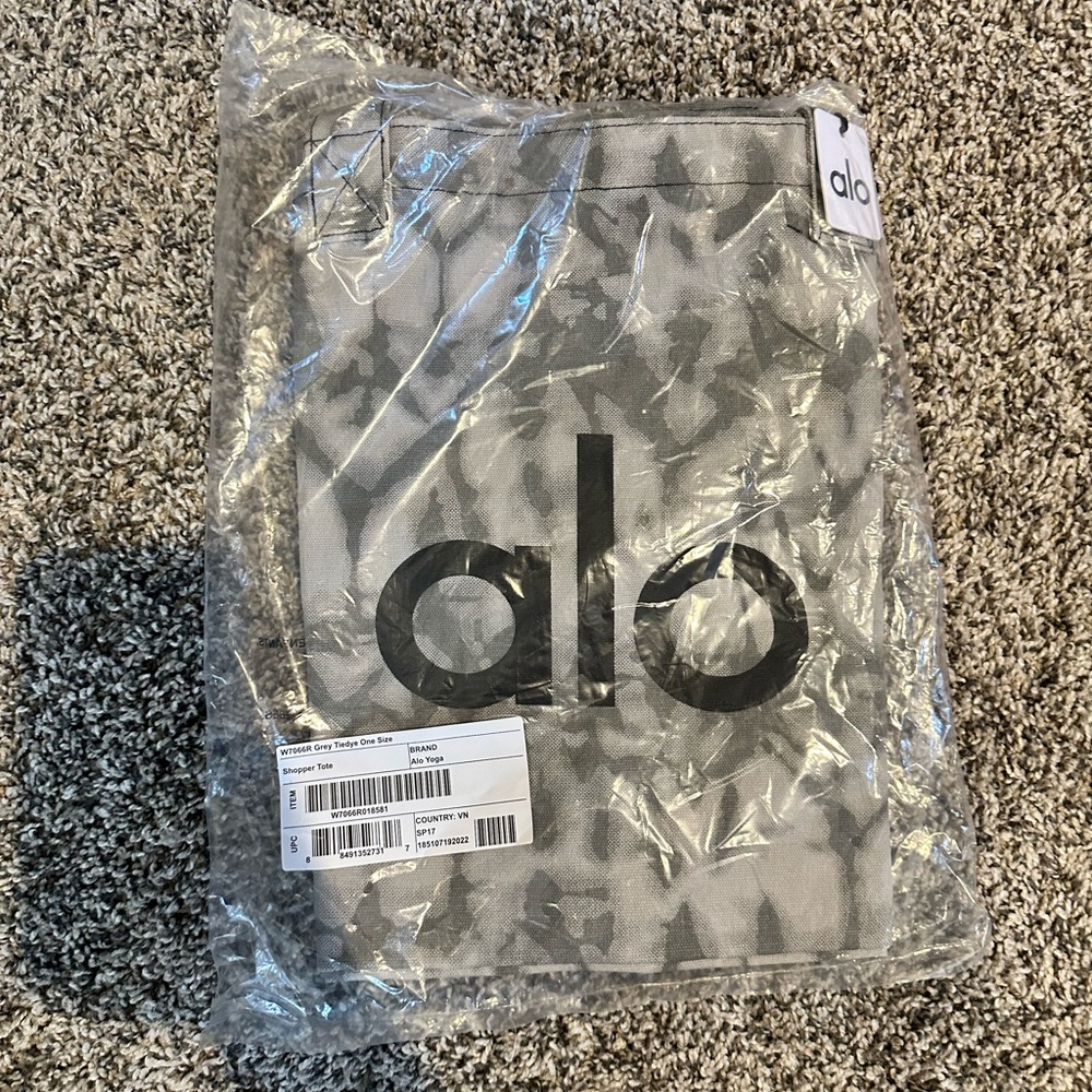 Alo yoga tote bag, NWT